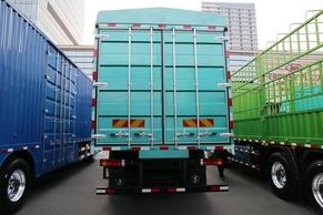 6x2 Livestock Truck 7.8m Body 320HP